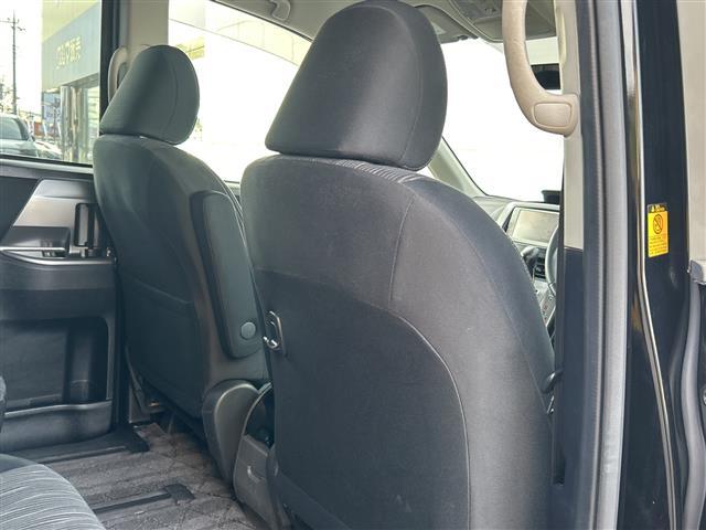 ヴォクシー ＺＳ　煌ＩＩ　純正メモリーナビ（ＣＤ／ＤＶＤ／ワンセグ／Ｂｌｕｅｔｏｏｔｈ）両側パワースライドドア　ＥＴＣ　パドルシフト　ステアリングスイッチ　純正フロアマット（20枚目）