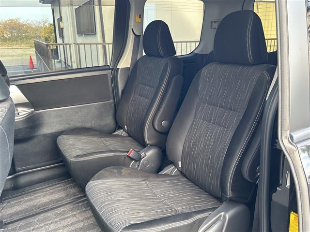 ヴォクシー ＺＳ　煌ＩＩ　純正メモリーナビ（ＣＤ／ＤＶＤ／ワンセグ／Ｂｌｕｅｔｏｏｔｈ）両側パワースライドドア　ＥＴＣ　パドルシフト　ステアリングスイッチ　純正フロアマット（21枚目）