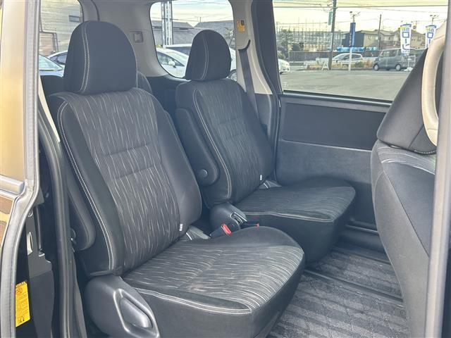 ヴォクシー ＺＳ　煌ＩＩ　純正メモリーナビ（ＣＤ／ＤＶＤ／ワンセグ／Ｂｌｕｅｔｏｏｔｈ）両側パワースライドドア　ＥＴＣ　パドルシフト　ステアリングスイッチ　純正フロアマット（22枚目）