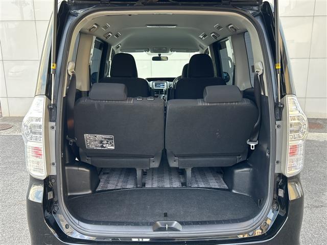 ヴォクシー ＺＳ　煌ＩＩ　純正メモリーナビ（ＣＤ／ＤＶＤ／ワンセグ／Ｂｌｕｅｔｏｏｔｈ）両側パワースライドドア　ＥＴＣ　パドルシフト　ステアリングスイッチ　純正フロアマット（25枚目）