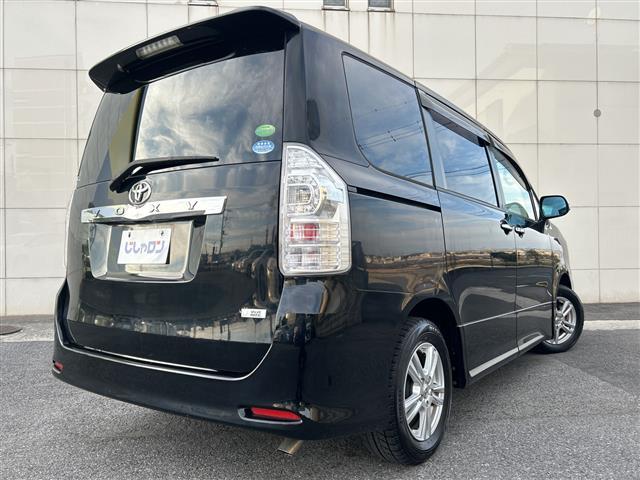 ヴォクシー ＺＳ　煌ＩＩ　純正メモリーナビ（ＣＤ／ＤＶＤ／ワンセグ／Ｂｌｕｅｔｏｏｔｈ）両側パワースライドドア　ＥＴＣ　パドルシフト　ステアリングスイッチ　純正フロアマット（28枚目）