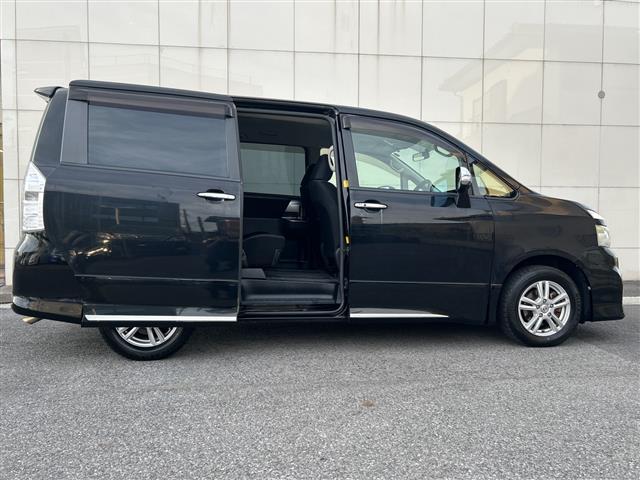 ヴォクシー ＺＳ　煌ＩＩ　純正メモリーナビ（ＣＤ／ＤＶＤ／ワンセグ／Ｂｌｕｅｔｏｏｔｈ）両側パワースライドドア　ＥＴＣ　パドルシフト　ステアリングスイッチ　純正フロアマット（32枚目）