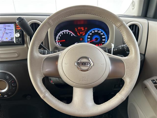 キューブ １５Ｘ　Ｖセレクション　純正ＳＤナビ（ＣＤ／ＤＴＶ／ＵＳＢ）バックカメラ　アイドリングストップ　ＥＴＣ　スマートキー　ライトレベライザー（3枚目）