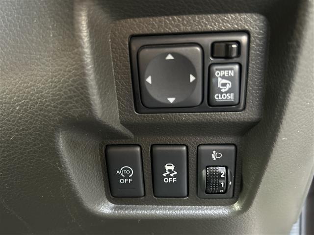 キューブ １５Ｘ　Ｖセレクション　純正ＳＤナビ（ＣＤ／ＤＴＶ／ＵＳＢ）バックカメラ　アイドリングストップ　ＥＴＣ　スマートキー　ライトレベライザー（11枚目）