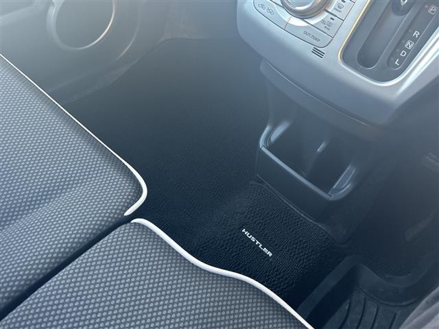 ハスラー Ｇターボ　レーダーブレーキサポート／Ｄ席シーヒーター　／アイドリングストップ　／ヘッドライトレベライザー　／電格ミラー　／社外ミュージックプレイヤー／ＣＤチェンジャー／ハロゲンライト／横滑り防止装置／ＡＢＳ（8枚目）