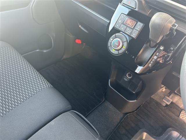 ピクシスメガ L SAII 純正ナビ(CD/DVD/DTV/Bluetooth)バックカメラ 両側パワースライドドア スマートアシスト2 純正フロアマット スマートキー(11枚目)