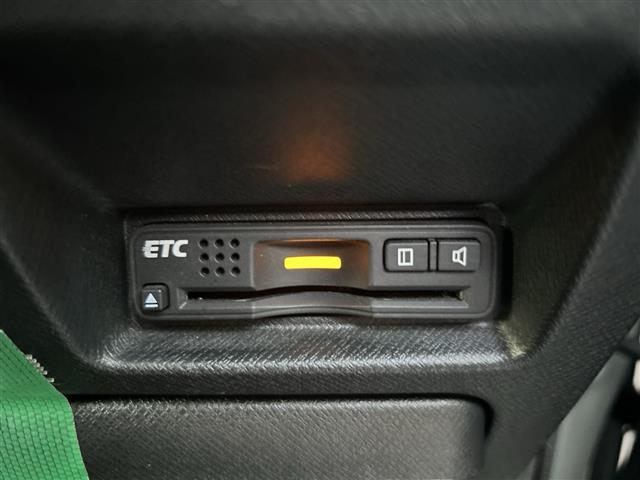 ステップワゴンスパーダ Ｚ　純正９インチナビ（フルセグＴＶ／ＣＤ／ＤＶＤ／Ｂｌｕｅｔｏｏｔｈ／ＡＭ／ＦＭ）／純正フリップダウンモニター／バックカメラ／両側パワースライドドア／ＥＴＣ／クルーズコントロール／パドルシフト／スペアキー（5枚目）