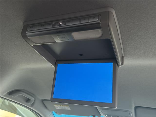 ステップワゴンスパーダ Ｚ　純正９インチナビ（フルセグＴＶ／ＣＤ／ＤＶＤ／Ｂｌｕｅｔｏｏｔｈ／ＡＭ／ＦＭ）／純正フリップダウンモニター／バックカメラ／両側パワースライドドア／ＥＴＣ／クルーズコントロール／パドルシフト／スペアキー（7枚目）