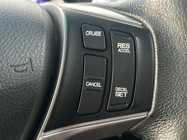 ステップワゴンスパーダ Ｚ　純正９インチナビ（フルセグＴＶ／ＣＤ／ＤＶＤ／Ｂｌｕｅｔｏｏｔｈ／ＡＭ／ＦＭ）／純正フリップダウンモニター／バックカメラ／両側パワースライドドア／ＥＴＣ／クルーズコントロール／パドルシフト／スペアキー（11枚目）