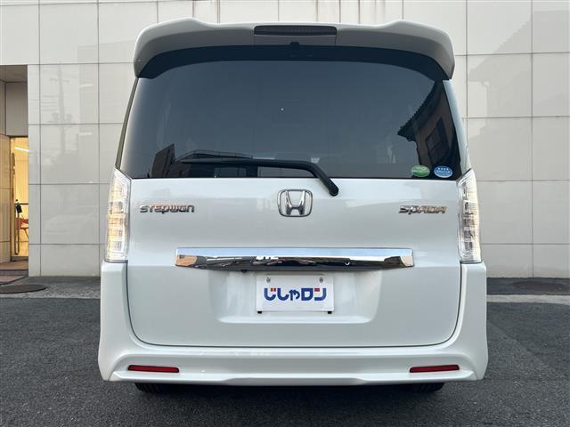 ステップワゴンスパーダ Ｚ　純正９インチナビ（フルセグＴＶ／ＣＤ／ＤＶＤ／Ｂｌｕｅｔｏｏｔｈ／ＡＭ／ＦＭ）／純正フリップダウンモニター／バックカメラ／両側パワースライドドア／ＥＴＣ／クルーズコントロール／パドルシフト／スペアキー（23枚目）