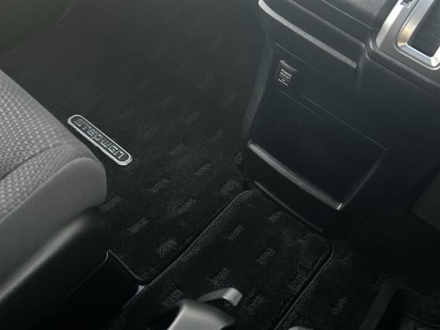 ステップワゴンスパーダ Ｚ　純正９インチナビ（フルセグＴＶ／ＣＤ／ＤＶＤ／Ｂｌｕｅｔｏｏｔｈ／ＡＭ／ＦＭ）／純正フリップダウンモニター／バックカメラ／両側パワースライドドア／ＥＴＣ／クルーズコントロール／パドルシフト／スペアキー（26枚目）