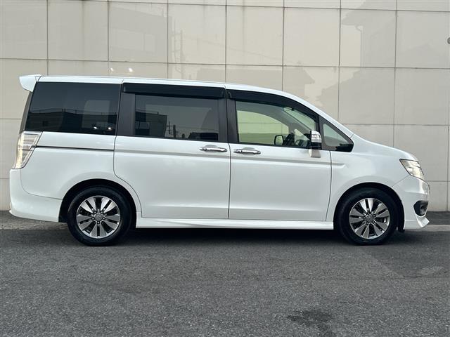 ステップワゴンスパーダ Ｚ　純正９インチナビ（フルセグＴＶ／ＣＤ／ＤＶＤ／Ｂｌｕｅｔｏｏｔｈ／ＡＭ／ＦＭ）／純正フリップダウンモニター／バックカメラ／両側パワースライドドア／ＥＴＣ／クルーズコントロール／パドルシフト／スペアキー（36枚目）