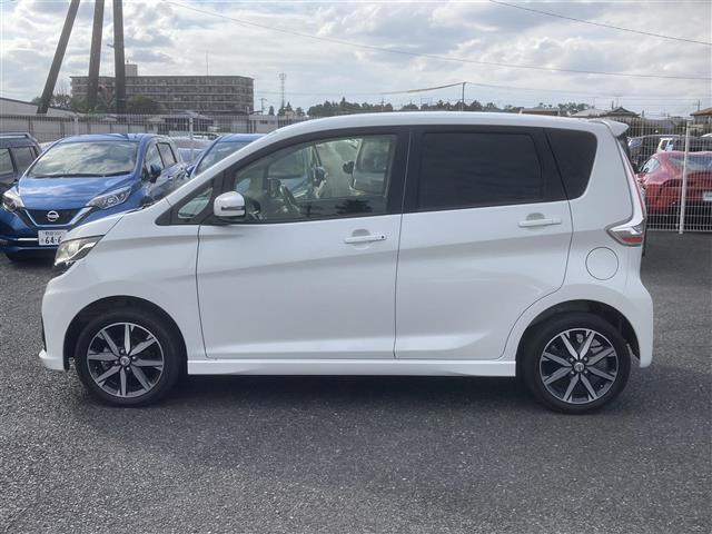 デイズ ハイウェイスター　Ｇターボ　◇純正ＳＤナビ◇フルセグＴＶ◇全周囲カメラ◇アイドリングストップ◇プッシュスタート◇ＥＴＣ◇スマートキー／スペアキー１本◇フロントドライブレコーダー◇純正フロアマット◇純正１５インチＡＷ◇ベンチシート（33枚目）