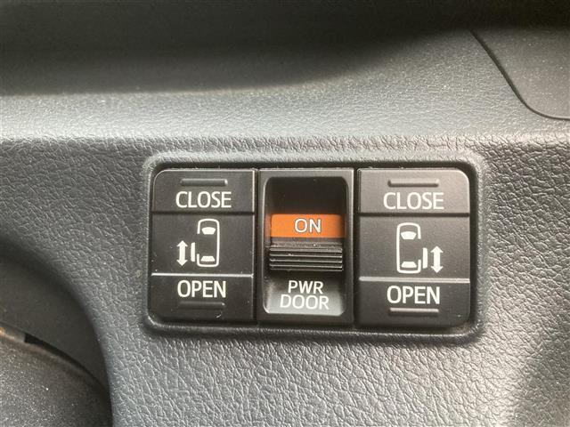 シエンタ G ◇社外メモリナビ◇社外ワンセグTV◇バックカメラ◇アイドリングストップ◇プッシュスタート◇両側パワースライドドア◇前後ドライブレコーダー◇純正フロアマット◇衝突被害軽減システム◇純正LEDヘッドライト(5枚目)