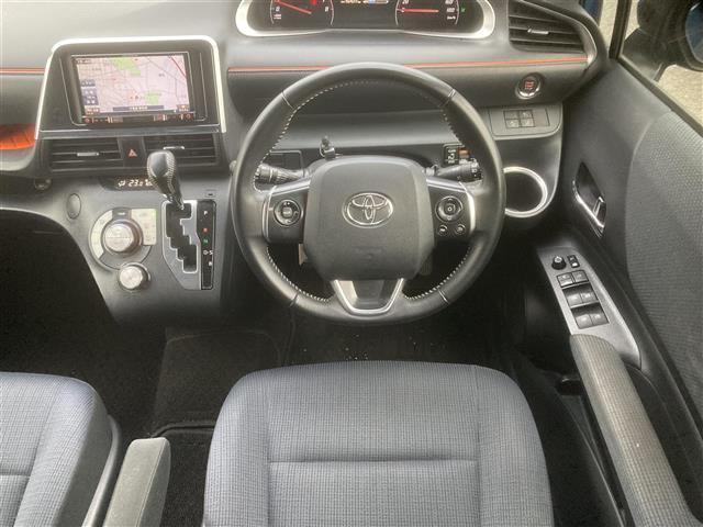 シエンタ G ◇社外メモリナビ◇社外ワンセグTV◇バックカメラ◇アイドリングストップ◇プッシュスタート◇両側パワースライドドア◇前後ドライブレコーダー◇純正フロアマット◇衝突被害軽減システム◇純正LEDヘッドライト(12枚目)