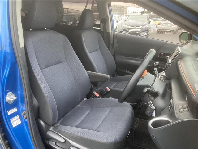 シエンタ G ◇社外メモリナビ◇社外ワンセグTV◇バックカメラ◇アイドリングストップ◇プッシュスタート◇両側パワースライドドア◇前後ドライブレコーダー◇純正フロアマット◇衝突被害軽減システム◇純正LEDヘッドライト(16枚目)