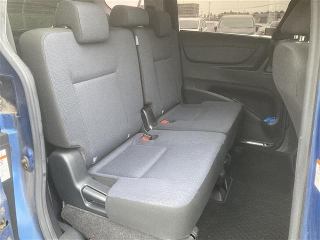 シエンタ G ◇社外メモリナビ◇社外ワンセグTV◇バックカメラ◇アイドリングストップ◇プッシュスタート◇両側パワースライドドア◇前後ドライブレコーダー◇純正フロアマット◇衝突被害軽減システム◇純正LEDヘッドライト(17枚目)