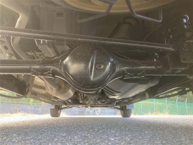 【下回り】目立つ錆や腐食もなくきれいな状態です。もちろん納車前には法定点検を実施致します。