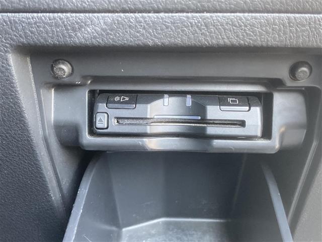 ヴェルファイア 2.4Z ゴールデンアイズ ◇アルパイン9インチSDナビ◇バックカメラ◇社外フリップダウンモニター◇オットマン◇キャプテンシート◇クルーズコントロール追従機能無◇両側パワースライドドア◇クリアランスソナー◇パワーバックドア(5枚目)