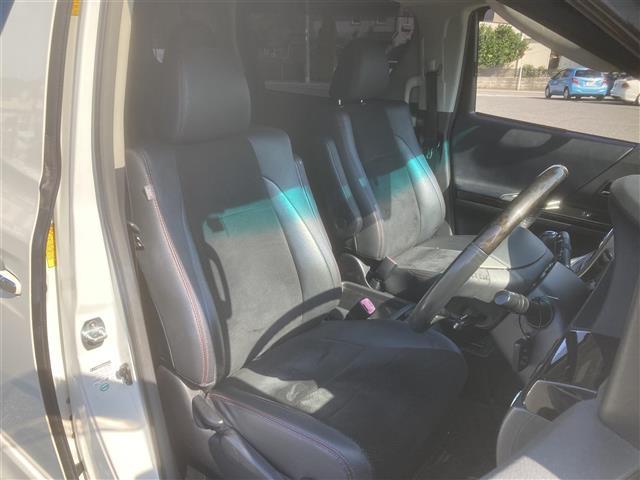 ヴェルファイア 2.4Z ゴールデンアイズ ◇アルパイン9インチSDナビ◇バックカメラ◇社外フリップダウンモニター◇オットマン◇キャプテンシート◇クルーズコントロール追従機能無◇両側パワースライドドア◇クリアランスソナー◇パワーバックドア(18枚目)