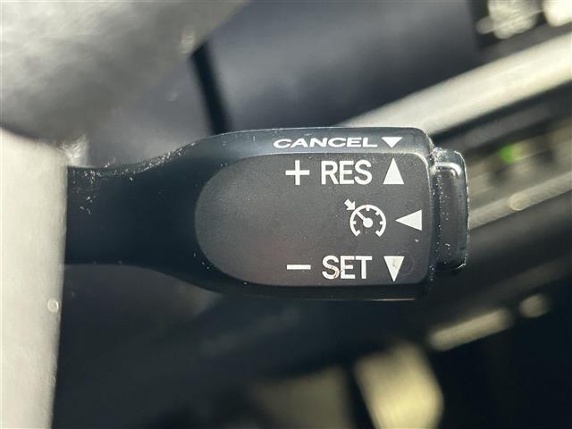 ヴォクシー V ◇純正SDナビ◇フルセグTV◇バックカメラ◇クルーズコントロール追従機能無◇ビルトインETC◇両側パワースライドドア◇DVD再生機能付き◇自動防眩ミラー◇後席ロールサンシェード◇純正15インチAW(10枚目)