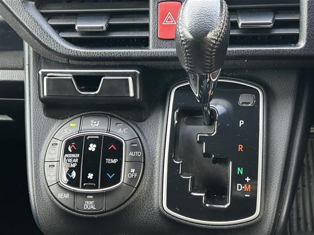 ヴォクシー V ◇純正SDナビ◇フルセグTV◇バックカメラ◇クルーズコントロール追従機能無◇ビルトインETC◇両側パワースライドドア◇DVD再生機能付き◇自動防眩ミラー◇後席ロールサンシェード◇純正15インチAW(24枚目)