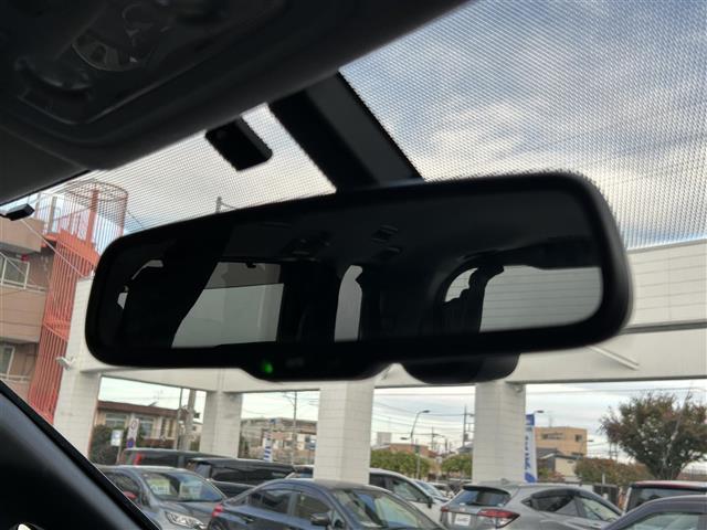 ヴォクシー V ◇純正SDナビ◇フルセグTV◇バックカメラ◇クルーズコントロール追従機能無◇ビルトインETC◇両側パワースライドドア◇DVD再生機能付き◇自動防眩ミラー◇後席ロールサンシェード◇純正15インチAW(30枚目)