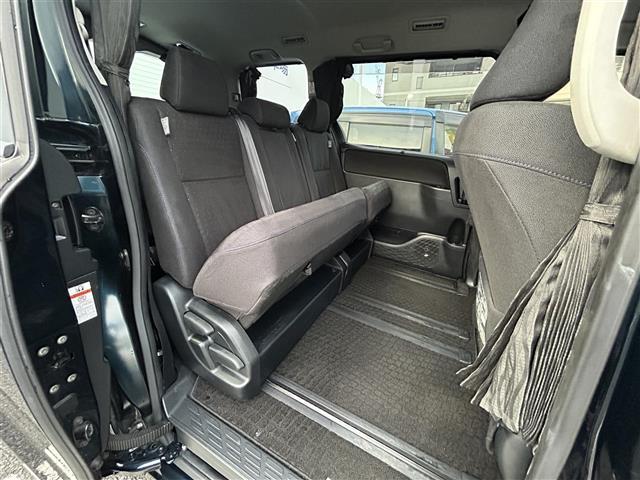 ヴォクシー V ◇純正SDナビ◇フルセグTV◇バックカメラ◇クルーズコントロール追従機能無◇ビルトインETC◇両側パワースライドドア◇DVD再生機能付き◇自動防眩ミラー◇後席ロールサンシェード◇純正15インチAW(33枚目)