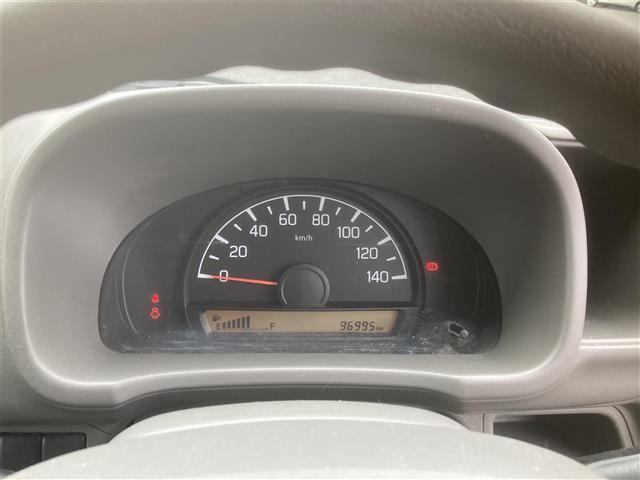 エブリイ PCリミテッド ◇MT車◇オーバーヘッドシェルフ◇パワーステアリング◇前席パワーウィンドウ◇CD◇AUX◇AM/FM◇リモコンキー/スペア1本◇純正フロアマット◇ABS◇盗難防止装置◇Wエアバッグ◇両側スライドドア(7枚目)