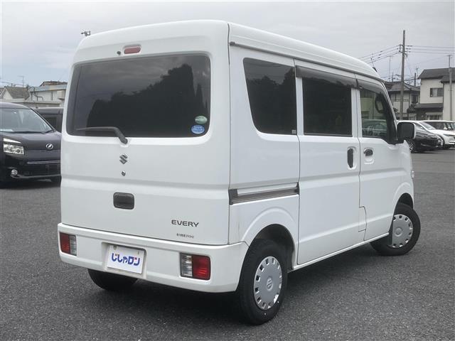 エブリイ PCリミテッド ◇MT車◇オーバーヘッドシェルフ◇パワーステアリング◇前席パワーウィンドウ◇CD◇AUX◇AM/FM◇リモコンキー/スペア1本◇純正フロアマット◇ABS◇盗難防止装置◇Wエアバッグ◇両側スライドドア(26枚目)