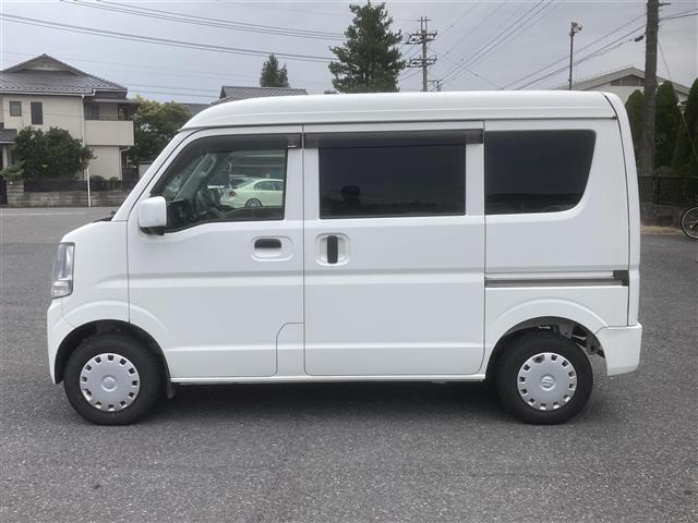エブリイ PCリミテッド ◇MT車◇オーバーヘッドシェルフ◇パワーステアリング◇前席パワーウィンドウ◇CD◇AUX◇AM/FM◇リモコンキー/スペア1本◇純正フロアマット◇ABS◇盗難防止装置◇Wエアバッグ◇両側スライドドア(29枚目)