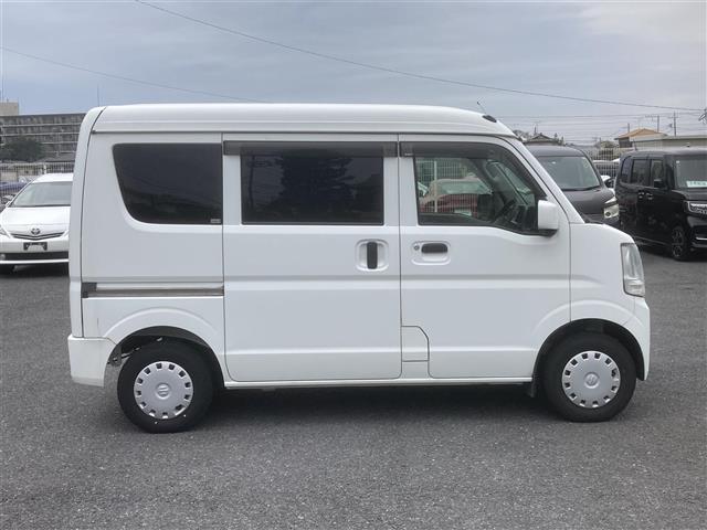 エブリイ PCリミテッド ◇MT車◇オーバーヘッドシェルフ◇パワーステアリング◇前席パワーウィンドウ◇CD◇AUX◇AM/FM◇リモコンキー/スペア1本◇純正フロアマット◇ABS◇盗難防止装置◇Wエアバッグ◇両側スライドドア(30枚目)