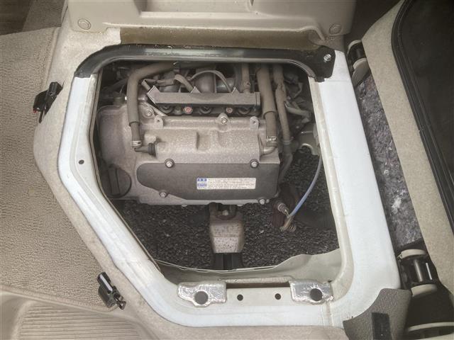 エブリイ PCリミテッド ◇MT車◇オーバーヘッドシェルフ◇パワーステアリング◇前席パワーウィンドウ◇CD◇AUX◇AM/FM◇リモコンキー/スペア1本◇純正フロアマット◇ABS◇盗難防止装置◇Wエアバッグ◇両側スライドドア(32枚目)