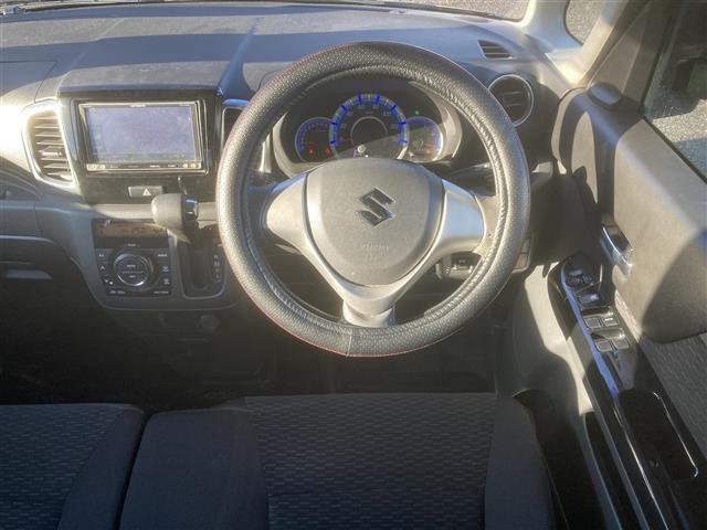 スペーシアカスタム XS ◇社外メモリナビ◇フルセグTV◇バックカメラ◇両側パワースライドドア◇右側ワンアクションパワースライドドア◇ビルトインETC◇ベンチシート◇助手席シートアンダーボックス◇DVD再生機能付(13枚目)