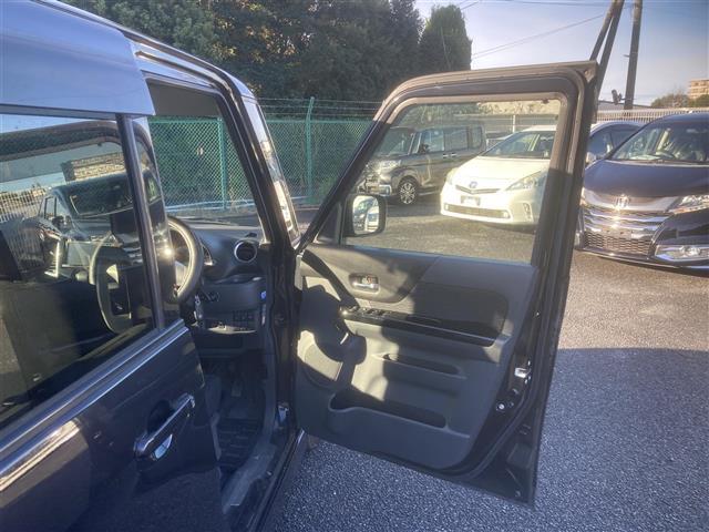 スペーシアカスタム XS ◇社外メモリナビ◇フルセグTV◇バックカメラ◇両側パワースライドドア◇右側ワンアクションパワースライドドア◇ビルトインETC◇ベンチシート◇助手席シートアンダーボックス◇DVD再生機能付(16枚目)