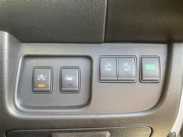 セレナ ハイウェイスター　Ｖセレ＋セーフティＩＩ　ＳＨＶ　◇純正ＳＤナビ◇フルセグＴＶ◇アラウンドビューモニター◇クルーズコントロール追従機能無◇エマージェンシーブレーキ◇車線逸脱防止支援システム◇両側パワースライドドア◇スマートマルチセンターシート（7枚目）