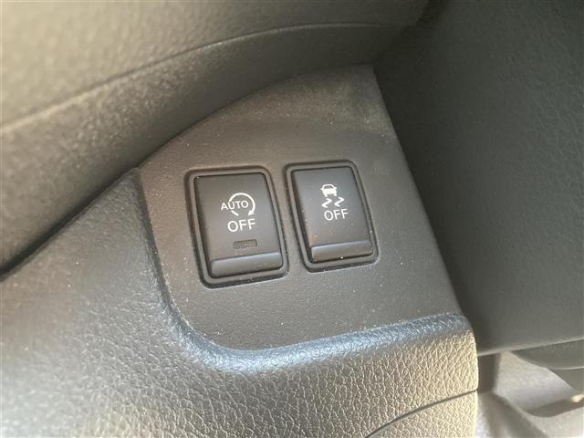 セレナ ハイウェイスター　Ｖセレ＋セーフティＩＩ　ＳＨＶ　◇純正ＳＤナビ◇フルセグＴＶ◇アラウンドビューモニター◇クルーズコントロール追従機能無◇エマージェンシーブレーキ◇車線逸脱防止支援システム◇両側パワースライドドア◇スマートマルチセンターシート（8枚目）