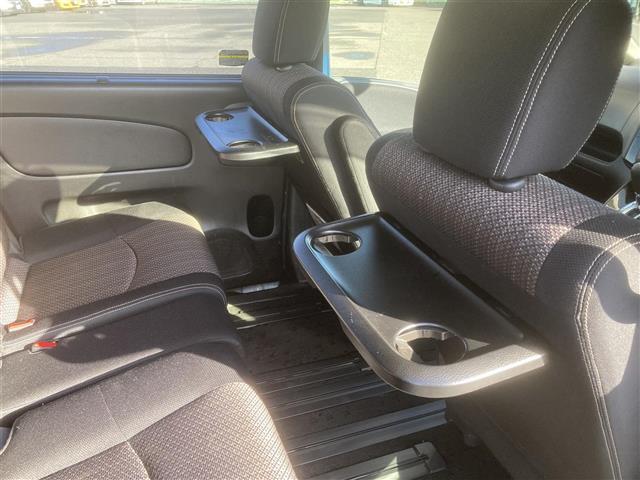 セレナ ハイウェイスター　Ｖセレ＋セーフティＩＩ　ＳＨＶ　◇純正ＳＤナビ◇フルセグＴＶ◇アラウンドビューモニター◇クルーズコントロール追従機能無◇エマージェンシーブレーキ◇車線逸脱防止支援システム◇両側パワースライドドア◇スマートマルチセンターシート（10枚目）