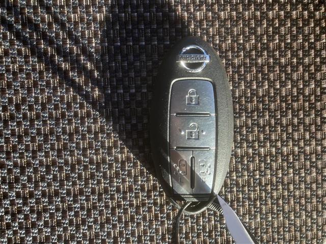 セレナ ハイウェイスター　Ｖセレ＋セーフティＩＩ　ＳＨＶ　◇純正ＳＤナビ◇フルセグＴＶ◇アラウンドビューモニター◇クルーズコントロール追従機能無◇エマージェンシーブレーキ◇車線逸脱防止支援システム◇両側パワースライドドア◇スマートマルチセンターシート（11枚目）