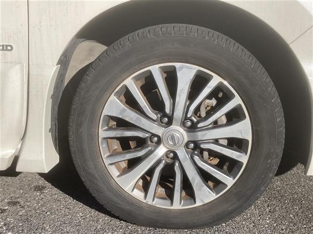 セレナ ハイウェイスター　Ｖセレ＋セーフティＩＩ　ＳＨＶ　◇純正ＳＤナビ◇フルセグＴＶ◇アラウンドビューモニター◇クルーズコントロール追従機能無◇エマージェンシーブレーキ◇車線逸脱防止支援システム◇両側パワースライドドア◇スマートマルチセンターシート（15枚目）