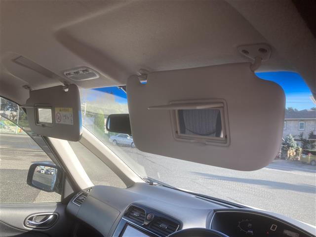 セレナ ハイウェイスター　Ｖセレ＋セーフティＩＩ　ＳＨＶ　◇純正ＳＤナビ◇フルセグＴＶ◇アラウンドビューモニター◇クルーズコントロール追従機能無◇エマージェンシーブレーキ◇車線逸脱防止支援システム◇両側パワースライドドア◇スマートマルチセンターシート（16枚目）