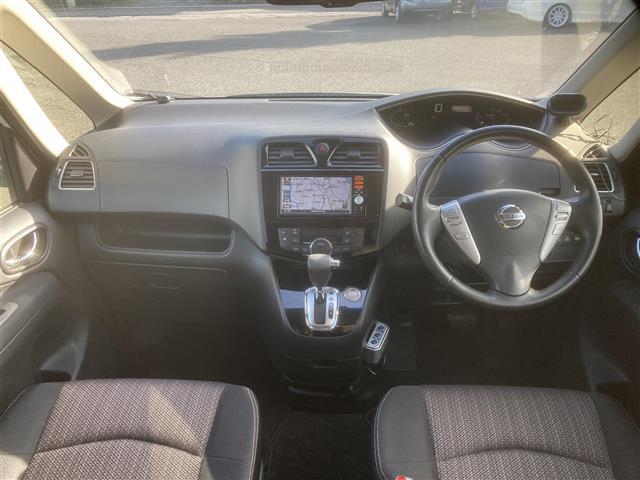 セレナ ハイウェイスター　Ｖセレ＋セーフティＩＩ　ＳＨＶ　◇純正ＳＤナビ◇フルセグＴＶ◇アラウンドビューモニター◇クルーズコントロール追従機能無◇エマージェンシーブレーキ◇車線逸脱防止支援システム◇両側パワースライドドア◇スマートマルチセンターシート（17枚目）