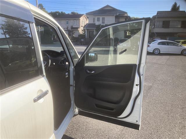 セレナ ハイウェイスター　Ｖセレ＋セーフティＩＩ　ＳＨＶ　◇純正ＳＤナビ◇フルセグＴＶ◇アラウンドビューモニター◇クルーズコントロール追従機能無◇エマージェンシーブレーキ◇車線逸脱防止支援システム◇両側パワースライドドア◇スマートマルチセンターシート（21枚目）