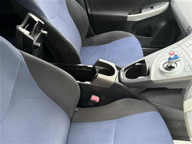 プリウス Sツーリングセレクション ◆純正メモリナビ◆バックカメラ◆プッシュスタート◆ステアリングスイッチ◆ビルトインETC◆モデリスタエアロ◆純正17インチAW◆オートエアコン◆HIDオートライト◆フォグランプ(20枚目)