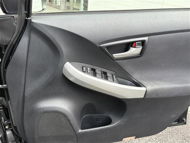 プリウス Sツーリングセレクション ◆純正メモリナビ◆バックカメラ◆プッシュスタート◆ステアリングスイッチ◆ビルトインETC◆モデリスタエアロ◆純正17インチAW◆オートエアコン◆HIDオートライト◆フォグランプ(30枚目)