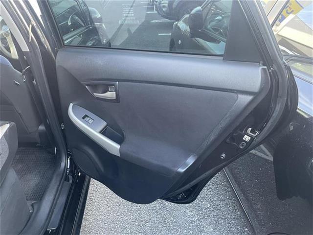 プリウス Sツーリングセレクション ◆純正メモリナビ◆バックカメラ◆プッシュスタート◆ステアリングスイッチ◆ビルトインETC◆モデリスタエアロ◆純正17インチAW◆オートエアコン◆HIDオートライト◆フォグランプ(33枚目)