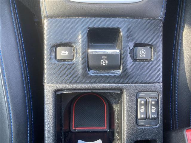 レヴォーグ １．６ＧＴ－Ｓアイサイト　◇ＡＷＤ◇ターボ車◇純正ナビ◇フルセグＴＶ◇バックカメラ◇プリクラッシュセーフティ◇ＳＩ－ＤＲＩＶＥ◇ヒルスタートアシスト◇革巻ステアリング◇革巻シフトノブ◇パドルシフト◇前席パワーシート（6枚目）
