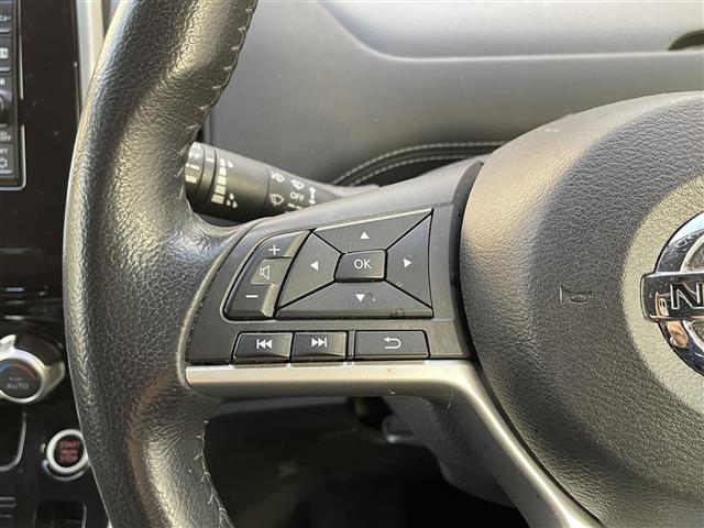 セレナ ハイウェイスター プロパイロットエディション 純正ナビ フルセグTV バックカメラ 両側パワースライドドア プロパイロット 衝突軽減システム 横滑り防止 ステアリングスイッチ 革巻きステアリング ETC デュアルバックドア フォグランプ(7枚目)