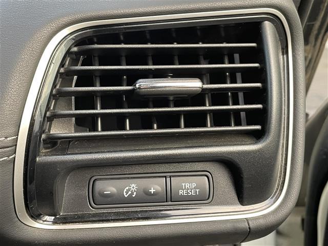 セレナ ハイウェイスター プロパイロットエディション 純正ナビ フルセグTV バックカメラ 両側パワースライドドア プロパイロット 衝突軽減システム 横滑り防止 ステアリングスイッチ 革巻きステアリング ETC デュアルバックドア フォグランプ(9枚目)