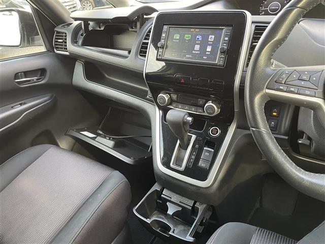 セレナ ハイウェイスター プロパイロットエディション 純正ナビ フルセグTV バックカメラ 両側パワースライドドア プロパイロット 衝突軽減システム 横滑り防止 ステアリングスイッチ 革巻きステアリング ETC デュアルバックドア フォグランプ(15枚目)